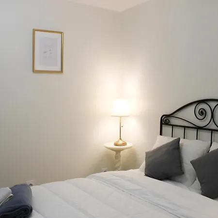 Small New In The Heart Of The 2nd *
