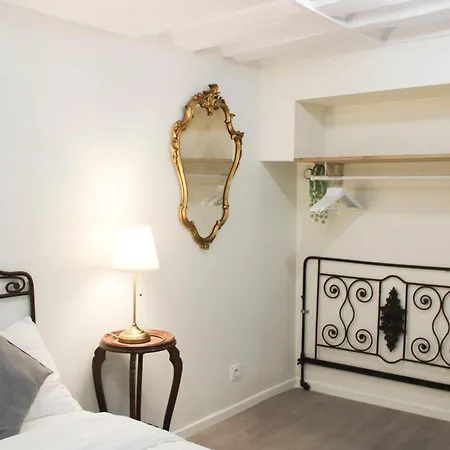Small New In The Heart Of The 2nd